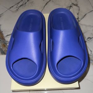 Axel Arigato Men’s Slides